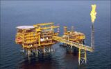 مجلس به وزارت نفت برای امضای قرارداد مشارکت در تولید میدان‌های نفتی مجوز داد