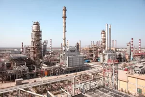 پالایشگاه نفت آبادان؛ بزرگ‌ترین پالایشگاه نفت ایران