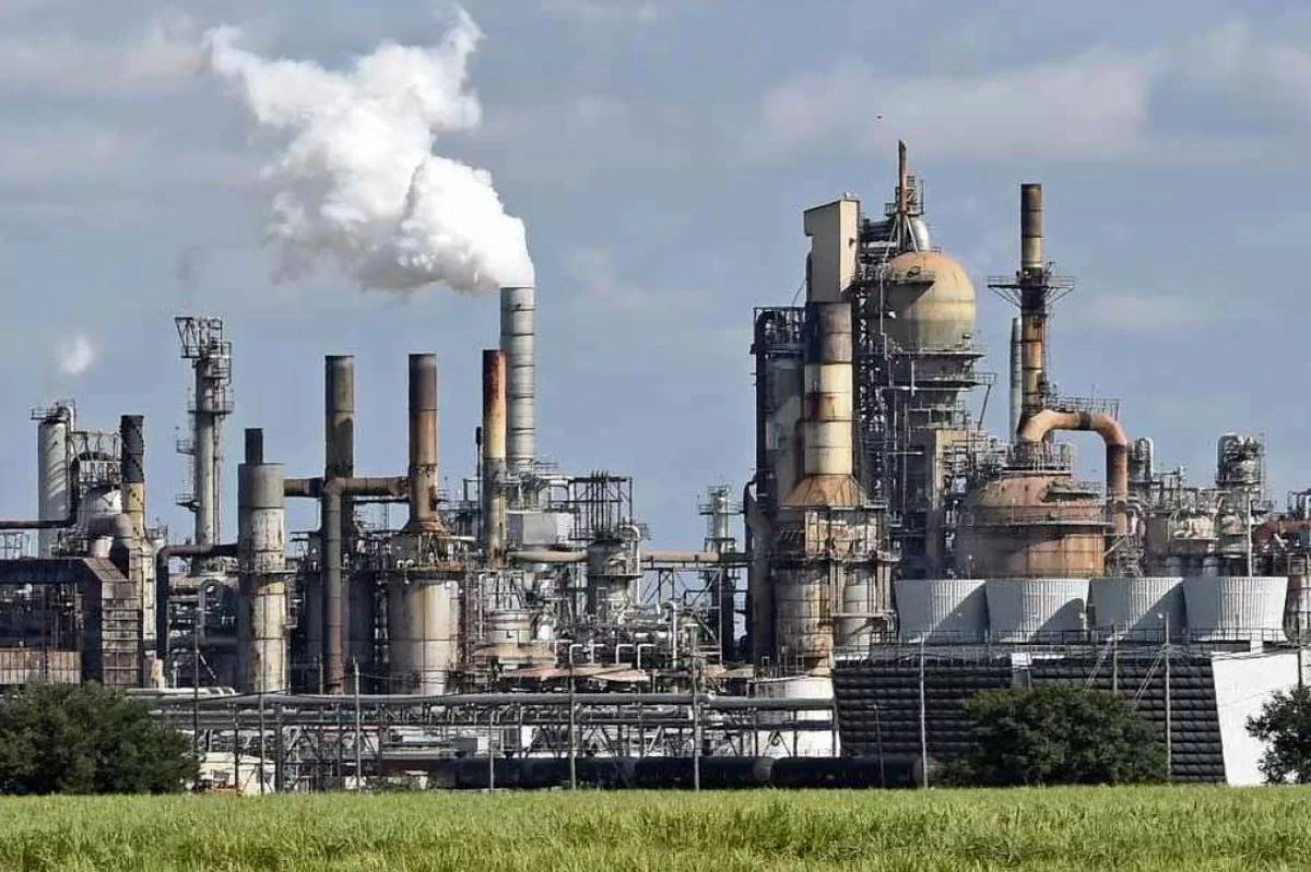 آبادان، خاستگاه نفت ایران: داستان بزرگترین پالایشگاه کشور+فیلم آبادان، خاستگاه نفت ایران: داستان بزرگترین پالایشگاه کشور+فیلم