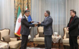 حکم ریاست دانشگاه صنعت نفت اعطا شد