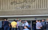 اعتراض کارکنان تأسیسات دریایی مقابل شرکت ملی نفت