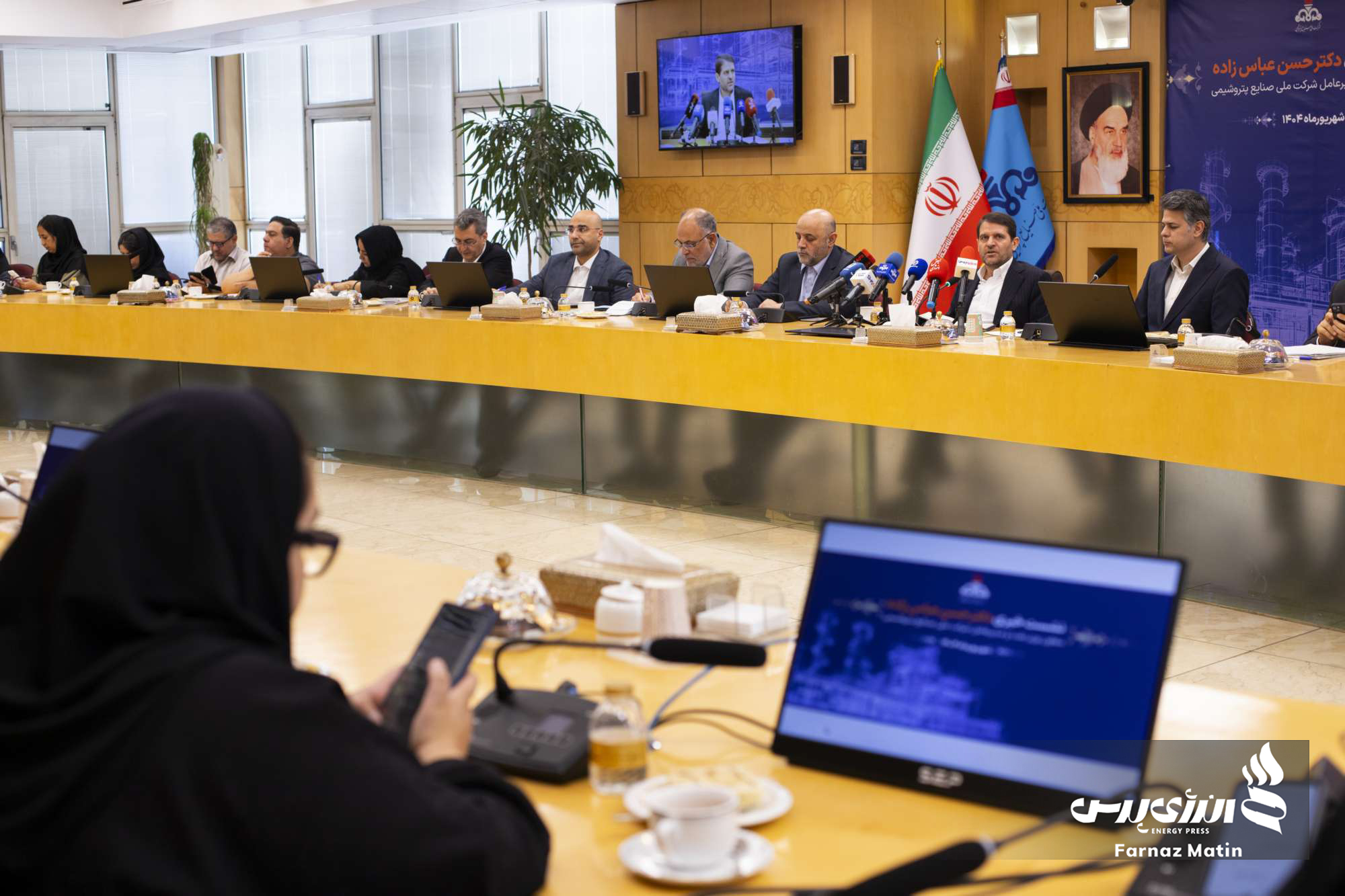 نشست خبری مدیرعامل شرکت ملی صنایع پتروشیمی در هفته دولت 