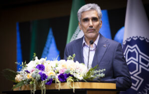 سقف حقوق کارکنان نفت، ظالمانه است؛ زحمت آنان مگر سقف و قیمت دارد؟ + فیلم