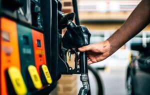 پنج نکته طلایی درباره بنزین پنج هزار تومانی+فیلم