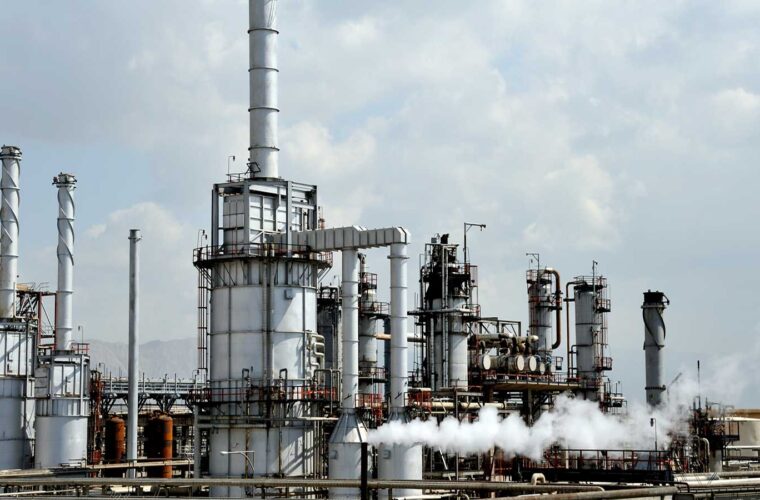 آشنایی با یکی از قدیمی‌ترین پالایشگاه‌های ایران: پالایش نفت شیراز+فیلم