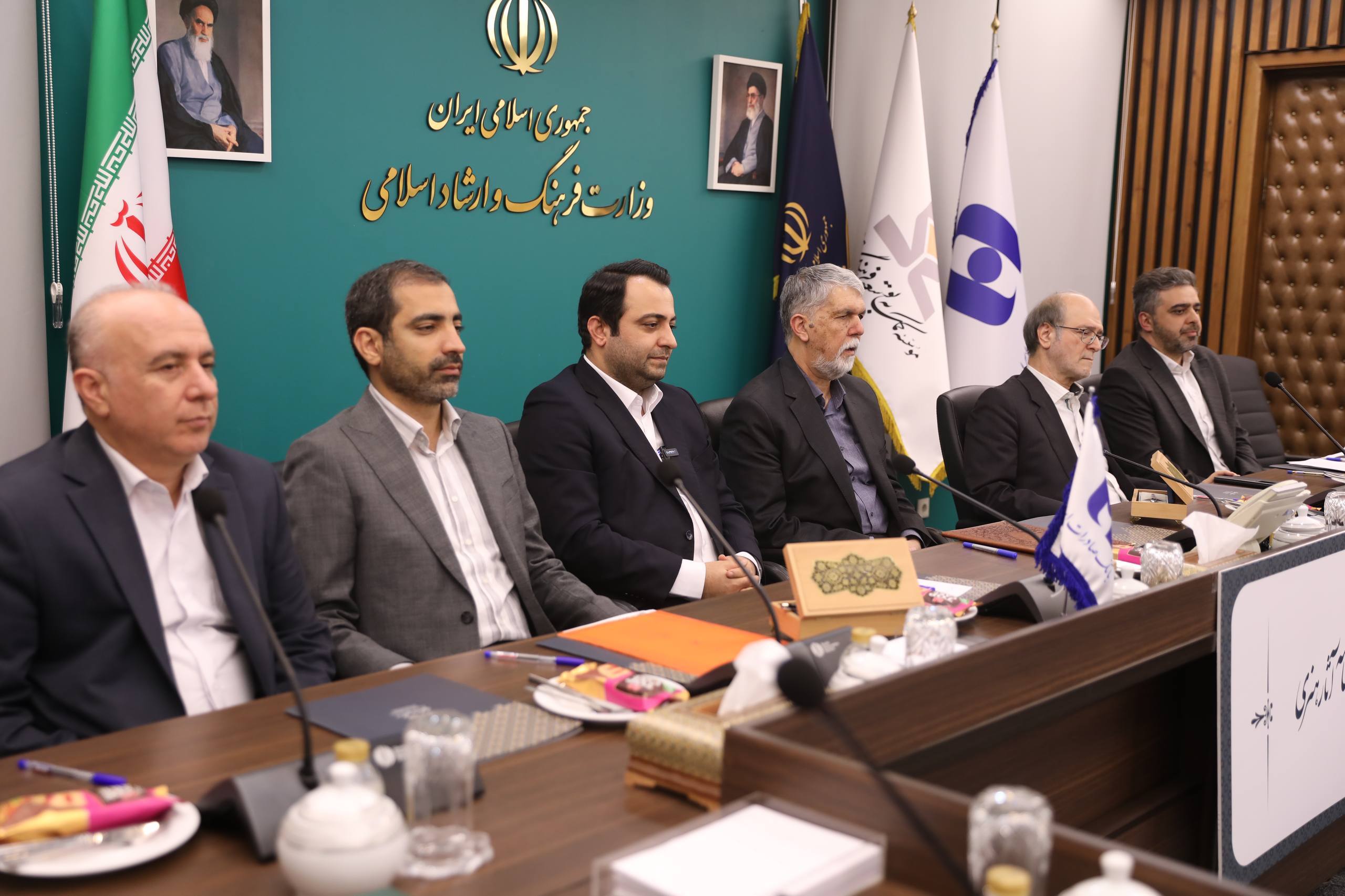 آیین رونمایی از شناسنامه آثار هنری، با حضور وزیر ارشاد و مدیرعامل بانک صادرات ایران برگزار شد