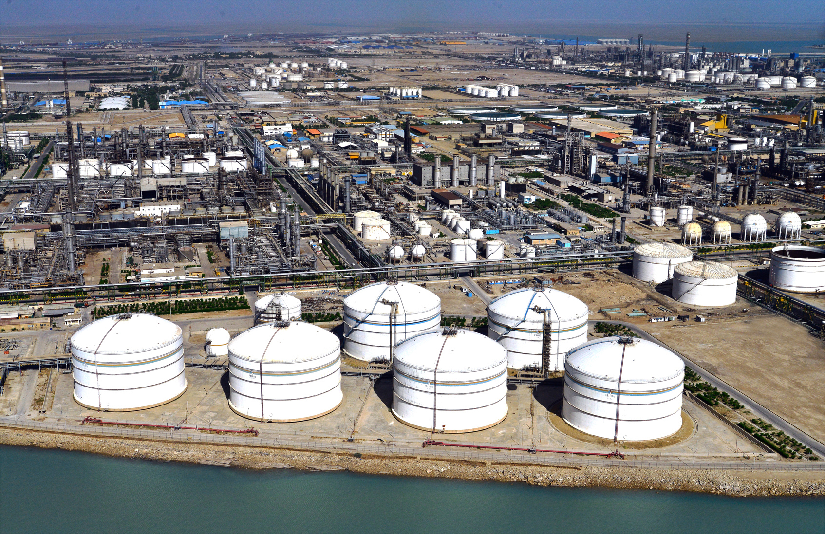 آشنایی با هلدینگ‌های پتروشیمی ایران؛ این قسمت خلیج فارس+فیلم