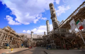 فاز دوم پتروشیمی بوشهر بدون واحد سودساز پلی‌اتیلن/سکوت افشار بازیار در برابر ترک فعل در شستان